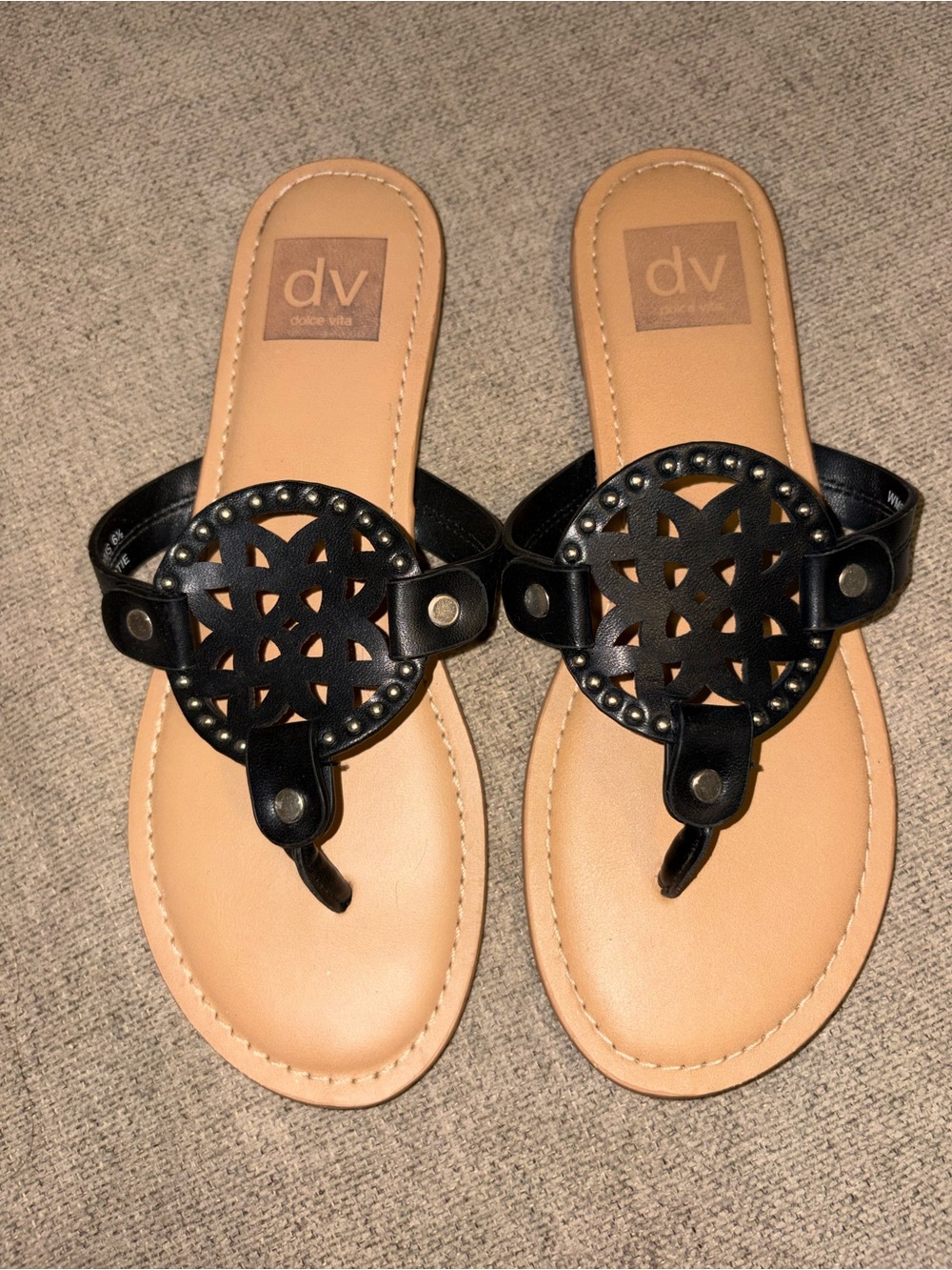 Dolce Vita Gotte Black Medallion Sandals Size 6.5